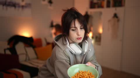 Snapshot of _blackbee_ chatting on 31, 10, 2025 Lili online show from 31, 10, 2025