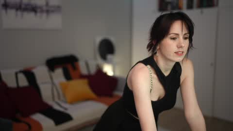 Snapshot of _blackbee_ chatting on 4, 11, 2025 Lili online show from 4, 11, 2025