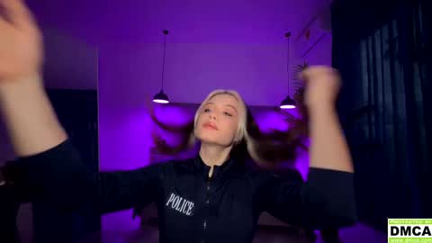 Hey were Vi and Alex VACATION FROM OCTOBER 31 TO NOVEMBER 12. AVAILABLE ON INST online show from 30, 9, 2025