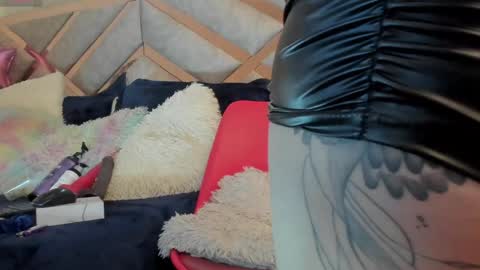 Snapshot of _brendamichel_ chatting on 5, 2, 2025 Brenda online show from 5, 2, 2025