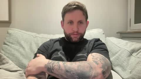 Snapshot of _british_hung_ chatting on 13, 2, 2025 UK BigThick Cock online show from 13, 2, 2025