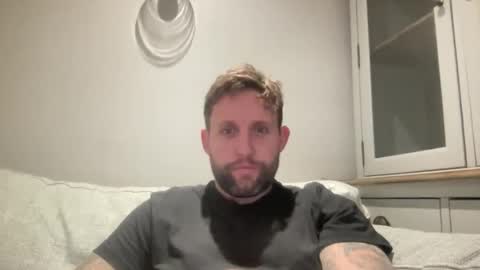 Snapshot of _british_hung_ chatting on 21, 10, 2025 UK BigThick Cock online show from 21, 10, 2025