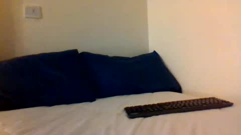 Snapshot of _bunny_b chatting on 6, 10, 2025 I will be back soon  online show from 6, 10, 2025