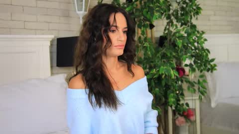 _carlawhite_ online show from 6, 10, 2025