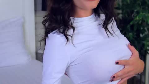 _carlawhite_ online show from 8, 10, 2025