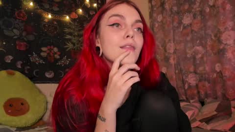 Snapshot of _caroline_coy chatting on 15, 12, 2024 Caroline online show from 15, 12, 2024