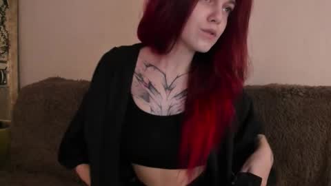 Snapshot of _caroline_coy chatting on 11, 11, 2025 Caroline online show from 11, 11, 2025