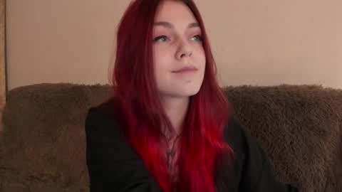 Snapshot of _caroline_coy chatting on 16, 11, 2025 Caroline online show from 16, 11, 2025