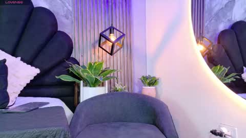 _charlotte_queen_ online show from 12, 5, 2026