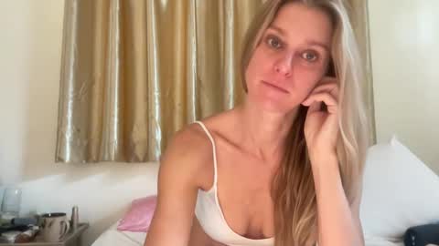 Chelsea xo online show from 11, 12, 2024