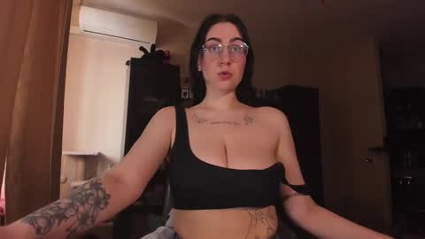 Chrissy online show from 23, 3, 2026