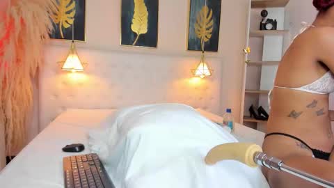 _cinnamon_star online show from 1, 3, 2026