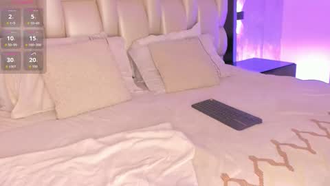     online show from 16, 10, 2025