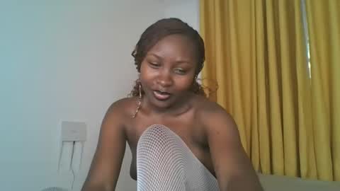 Snapshot of _cutestephanie chatting on 12, 10, 2025 STEPH online show from 12, 10, 2025