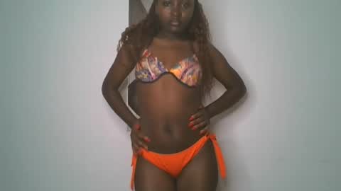 Snapshot of _cutestephanie chatting on 21, 10, 2025 STEPH online show from 21, 10, 2025