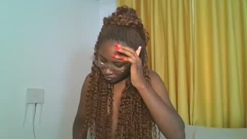 Snapshot of _cutestephanie chatting on 5, 11, 2025 STEPH online show from 5, 11, 2025