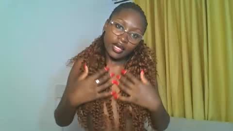 Snapshot of _cutestephanie chatting on 6, 11, 2025 STEPH online show from 6, 11, 2025