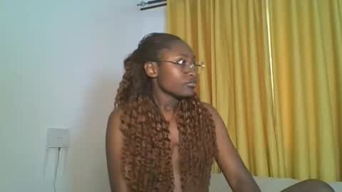 Snapshot of _cutestephanie chatting on 10, 11, 2025 STEPH online show from 10, 11, 2025