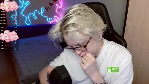 Snapshot of _elven_dreams__ chatting on 8, 11, 2025 chloue and Gretta online show from 8, 11, 2025