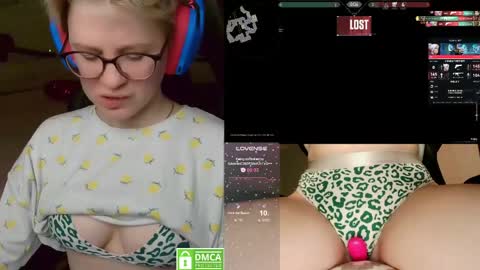 chloue and Gretta online show from 7, 3, 2026