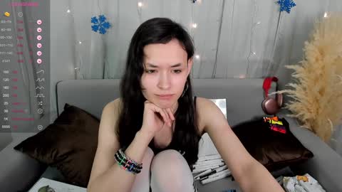 Snapshot of _emily__strike_ chatting on 13, 12, 2024 _emily__strike_ online show from 13, 12, 2024