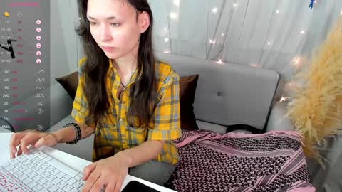 Snapshot of _emily__strike_ chatting on 19, 12, 2024 _emily__strike_ online show from 19, 12, 2024