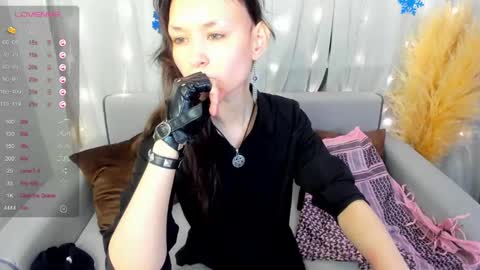 Snapshot of _emily__strike_ chatting on 30, 12, 2024 _emily__strike_ online show from 30, 12, 2024