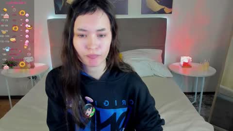 Snapshot of _emily__strike_ chatting on 9, 9, 2025 _emily__strike_ online show from 9, 9, 2025