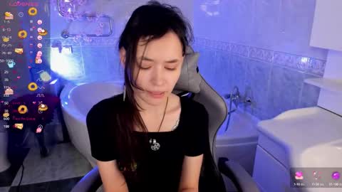 Snapshot of _emily__strike_ chatting on 9, 10, 2025 _emily__strike_ online show from 9, 10, 2025