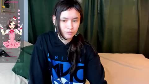 Snapshot of _emily__strike_ chatting on 19, 10, 2025 _emily__strike_ online show from 19, 10, 2025