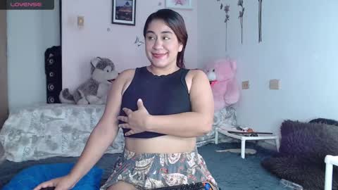 Emily Valencia online show from 31, 12, 2024