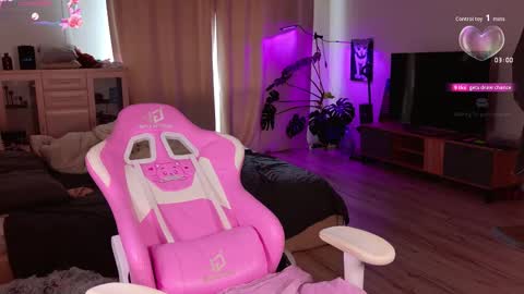 Mia  online show from 13, 9, 2025