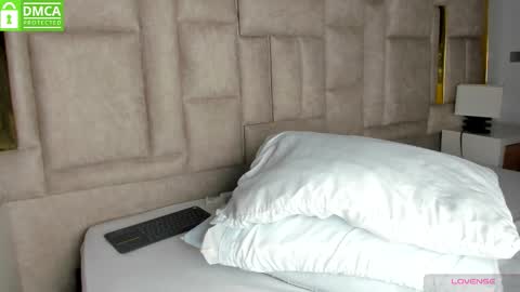 Snapshot of _eris_rose chatting on 18, 10, 2025 _eris_rose online show from 18, 10, 2025