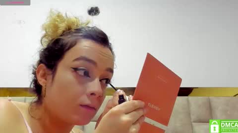 Snapshot of _eris_rose chatting on 10, 11, 2025 _eris_rose online show from 10, 11, 2025