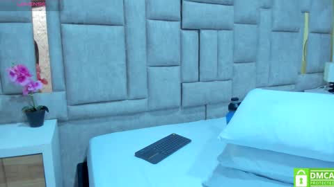 Snapshot of _eris_rose chatting on 18, 11, 2025 _eris_rose online show from 18, 11, 2025