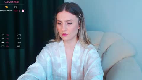 _esmeraldiyaa_ online show from 6, 1, 2025