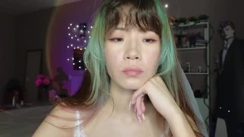 EveEva online show from 3, 11, 2025