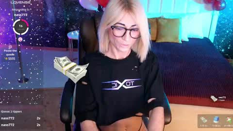 Snapshot of _f_r_a_u_ chatting on 28, 2, 2025 F R A U online show from 28, 2, 2025