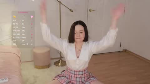 Essie  online show from 28, 2, 2025