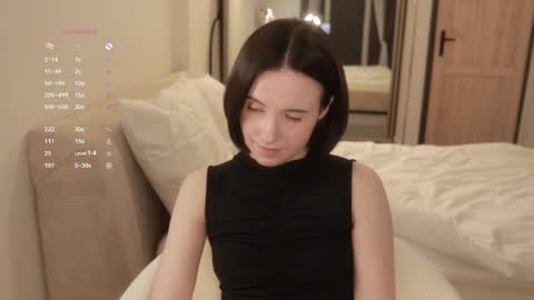 Essie  online show from 15, 4, 2026