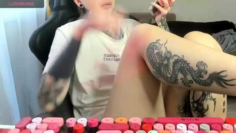 Snapshot of _feralberry__ chatting on 28, 6, 2026 Alis online show from 28, 6, 2026