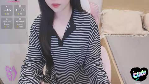 Snapshot of _girlcute_ chatting on 21, 11, 2025 Anna online show from 21, 11, 2025