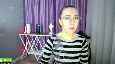 _greybunny_ online show from 5, 3, 2025