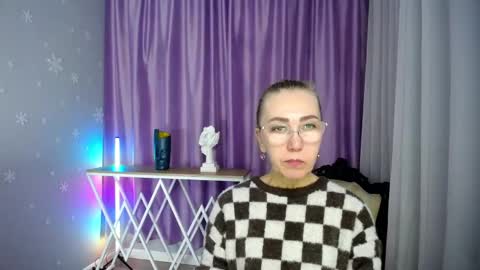 _greybunny_ online show from 14, 9, 2025