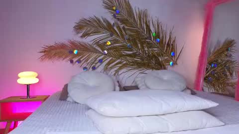 Holly online show from 16, 2, 2025