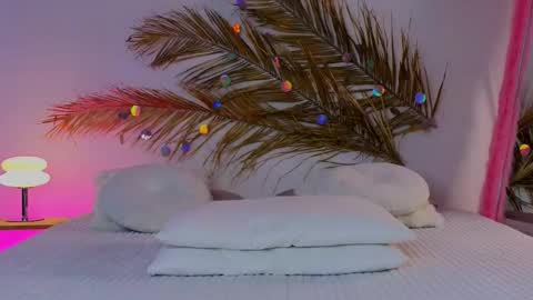 Holly online show from 8, 3, 2025