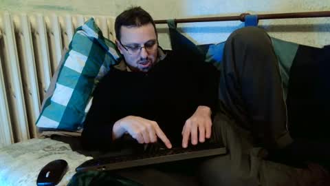 Manuel online show from 4, 12, 2024