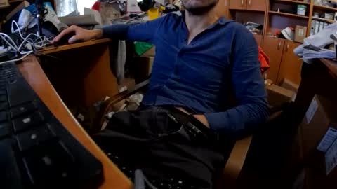 Snapshot of _i_a_m_ chatting on 16, 9, 2025 _i_a_m_ online show from 16, 9, 2025