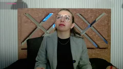 Snapshot of _isaabellaa chatting on 18, 6, 2026 Isa online show from 18, 6, 2026