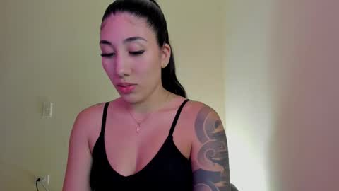Snapshot of _isabella99_ chatting on 12, 10, 2025 Isabella online show from 12, 10, 2025